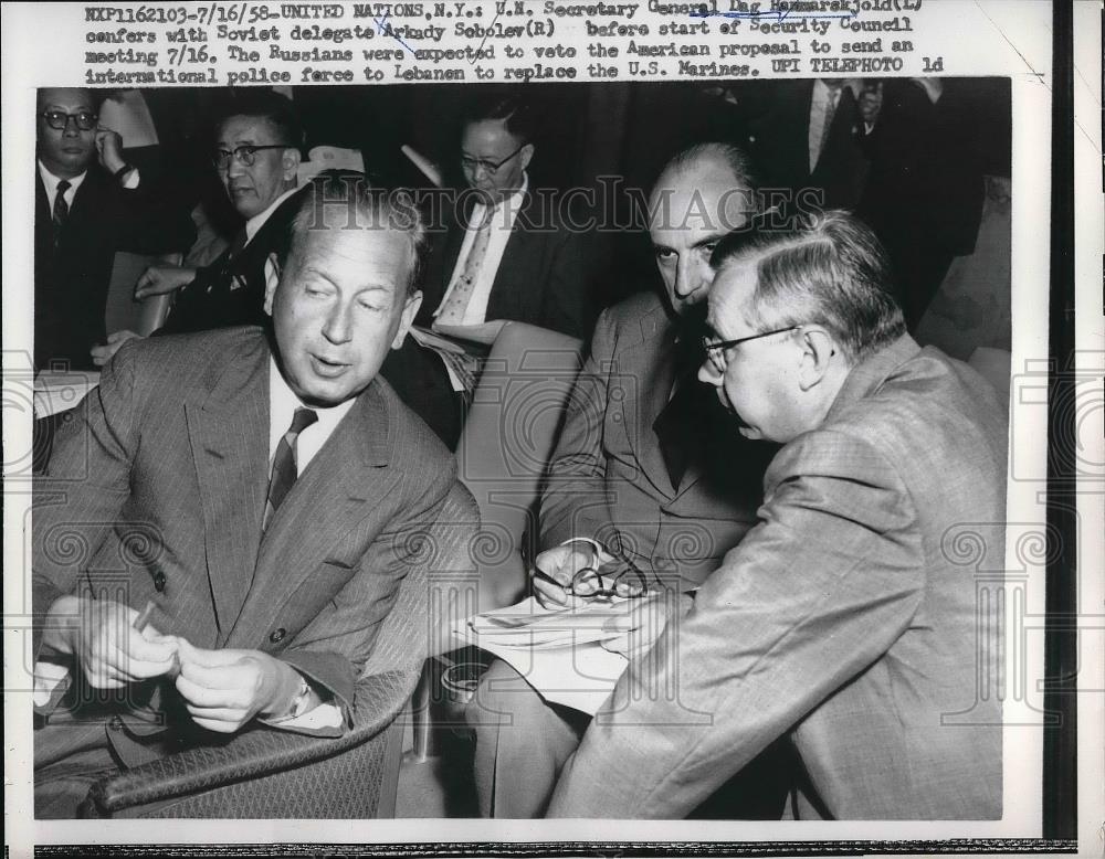 1958 Press Photo U.N. Secretary General Dag Hammarskjold, Arkady Sobolev - Historic Images