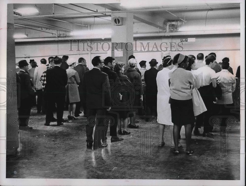 1968 Press Photo W. Third Street, License Bureau - Historic Images