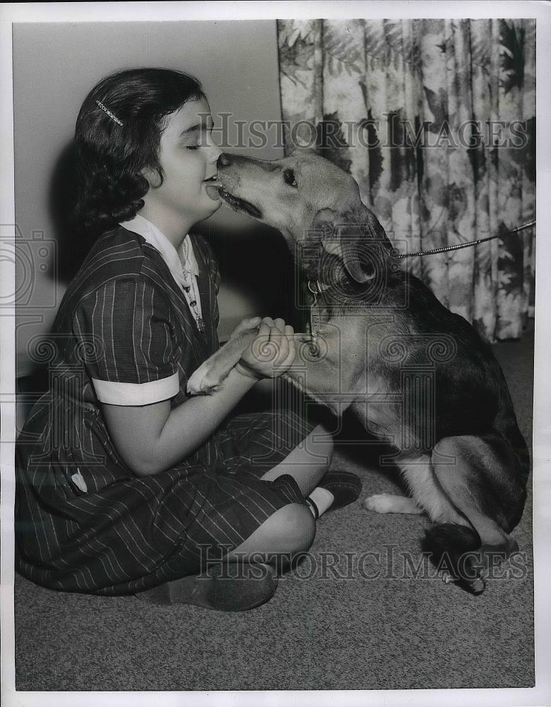 1956 Press Photo New York Anne Prince Blind Child With Puppy - Historic Images