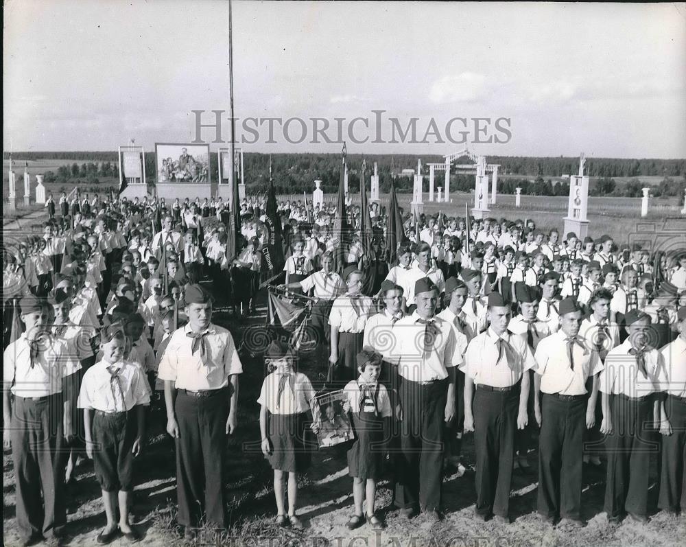 1948 Press Photo Pioneer camp for children of Moscow subway workers - Historic Images