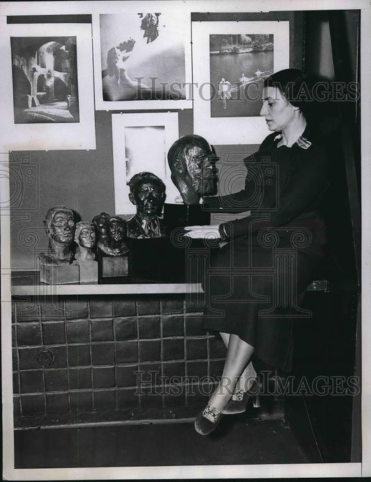 1944 Press Photo Dr. Lilian Barkann shown with her Art in Dental Centennial. - Historic Images