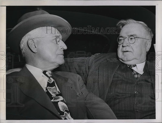 1945 Press Photo A.F. Whitney meeting with Alvanley Johnston - Historic Images