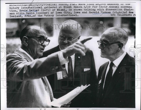 1960 Press Photo Harold Thomas New Zealand Ernie Seiler Rotary International - Historic Images
