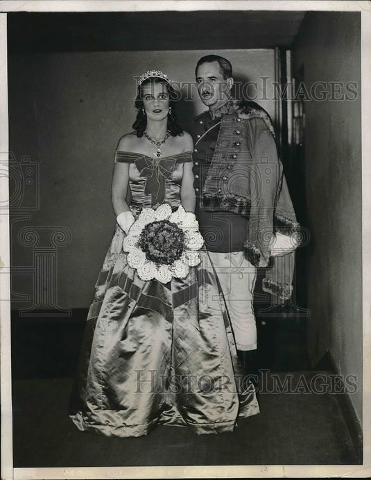 1933 Press Photo Mr Mrs Harold Talbott New York Costume Ball - Historic Images