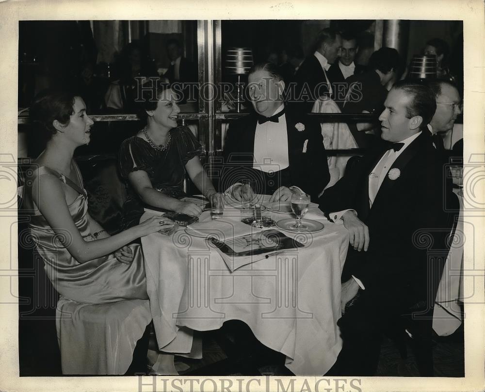 1937 Press Photo Mr./Mrs. William Farnell, Carola Olavania, Egerton Vinson - Historic Images