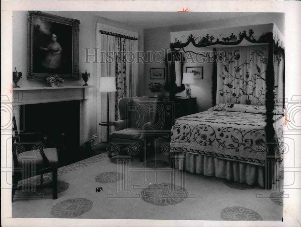 1965 Press Photo Bedroom Of Jarod Coffin House In Nantucket, RI - Historic Images