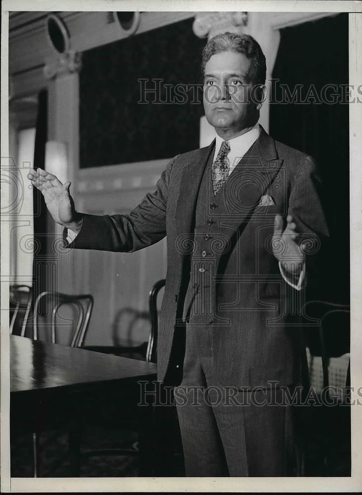 1933 Press Photo District Attorney Ferdinand Pecora speaking at Hotel Astor - Historic Images