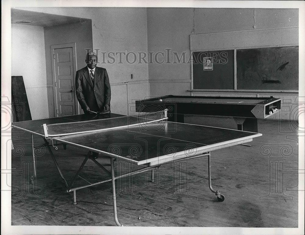 Press Photo Chagrin Lass Community Center James Jackson Director - Historic Images