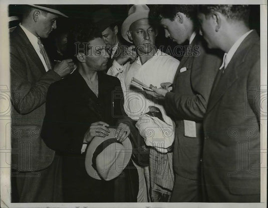 1933 Press Photo passengers of hurricane battered SS Madison reach NY - Historic Images