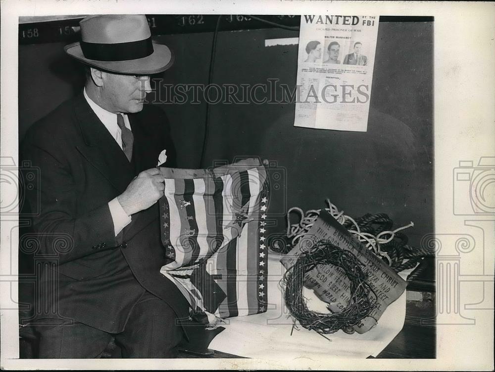 1945 Press Photo Police Capt. Pat O&#39;Connell home of Fred Walcher - Historic Images