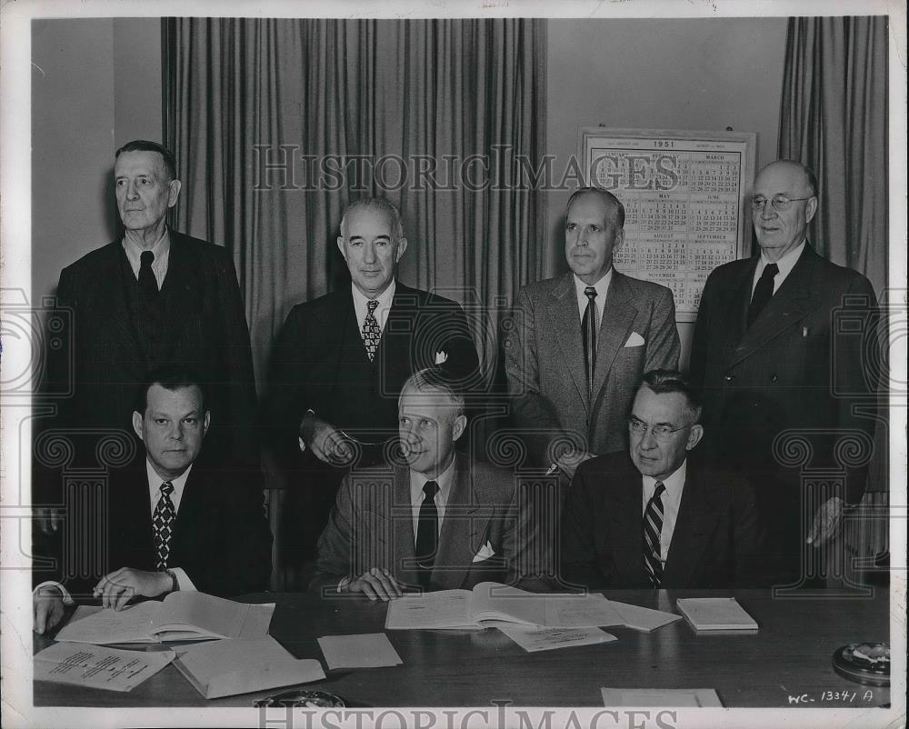 1952 Press Photo Executive Committee of Chrysler Dealer Council - Historic Images