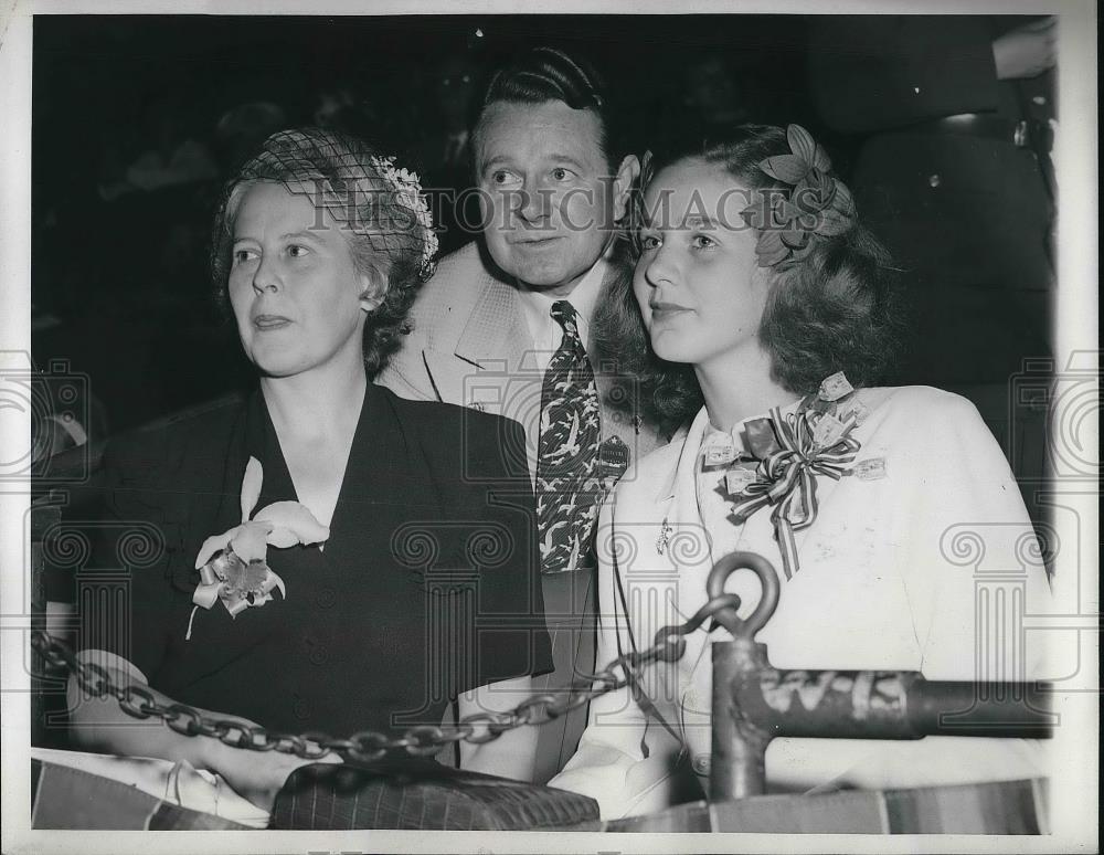 1944 Press Photo Mrs. Robert Hannegan, John Sullivan At Opening Of DNC - Historic Images