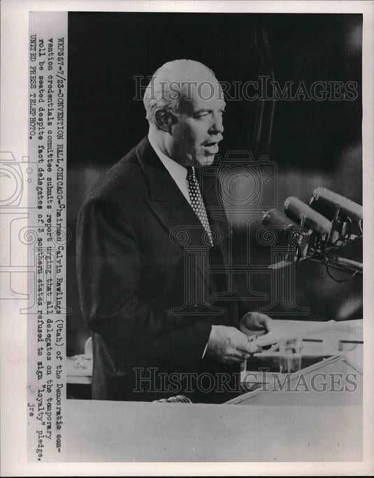 1952 Press Photo Calvin Rawlings submits report urging all delegates be seated - Historic Images