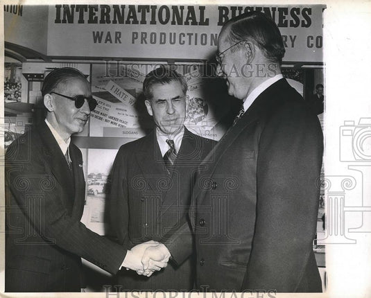 1944 Press Photo Vice President Henry Wallace & Donald Nelson WPB Chief - Historic Images