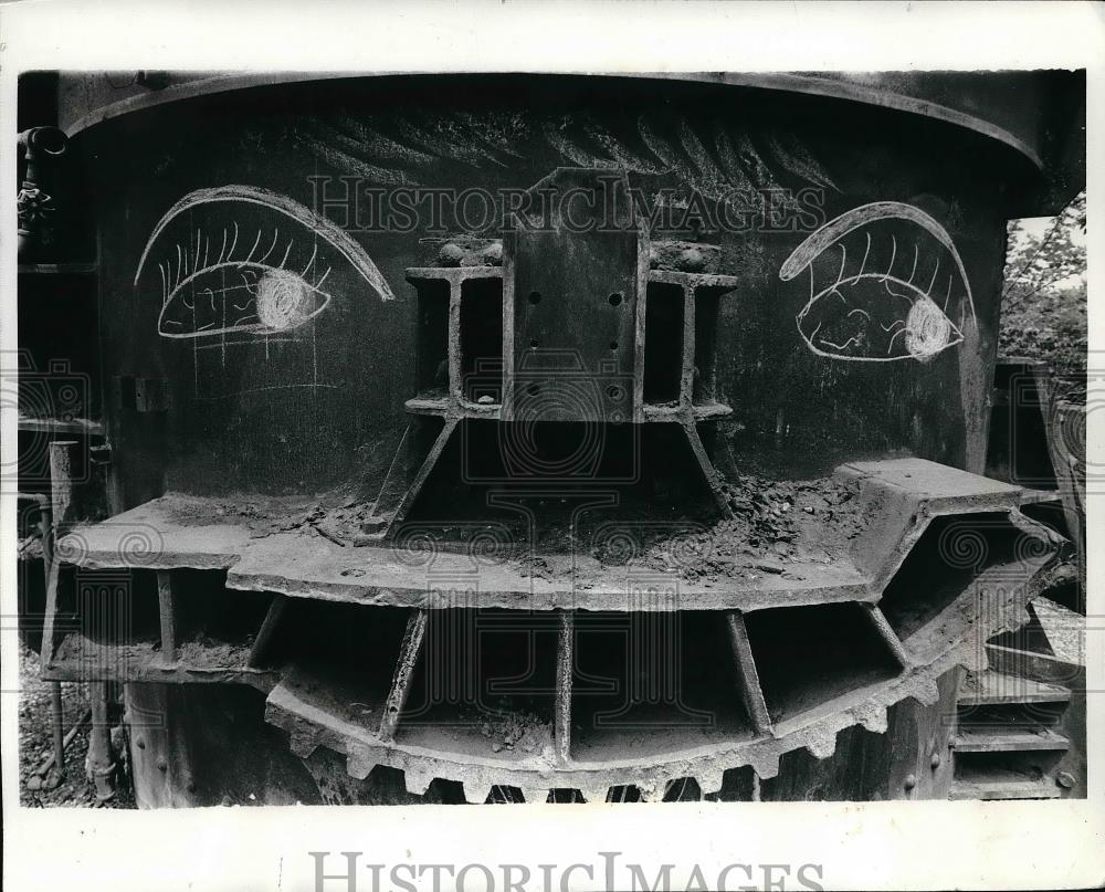 1971 Press Photo Art on an old electric furnace - Historic Images