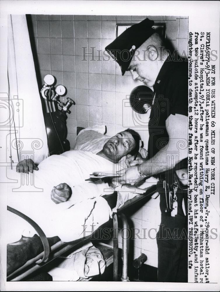 1958 Press Photo New York Policeman questions Harry E. Dunn Jr. - Historic Images