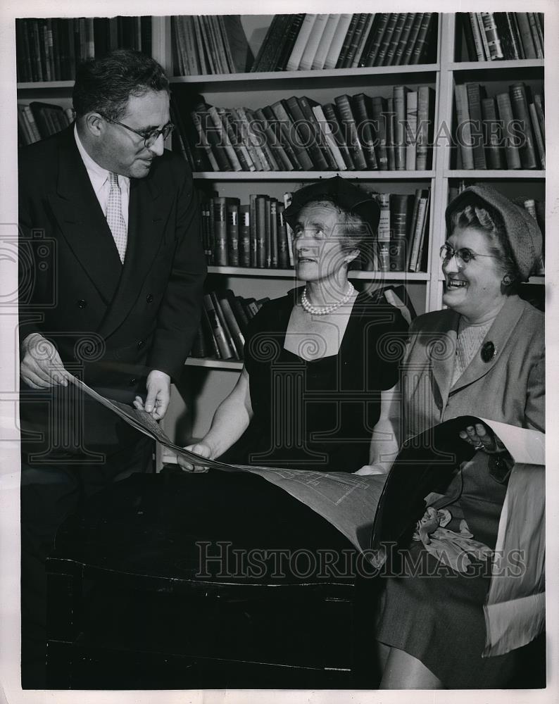 1958 Press Photo Mrs. James D. Wyker Mrs. Irving Engel, Dr. Max Wolff - Historic Images