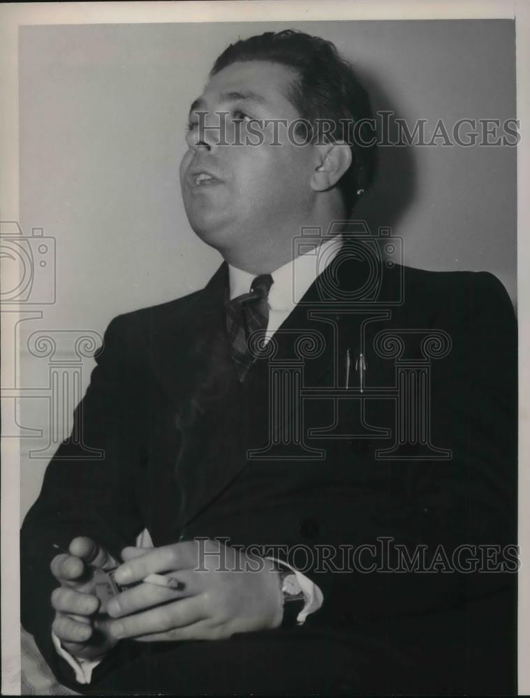 1939 Press Photo Dr. Otto Wiliumiet at investigation meeting - Historic Images