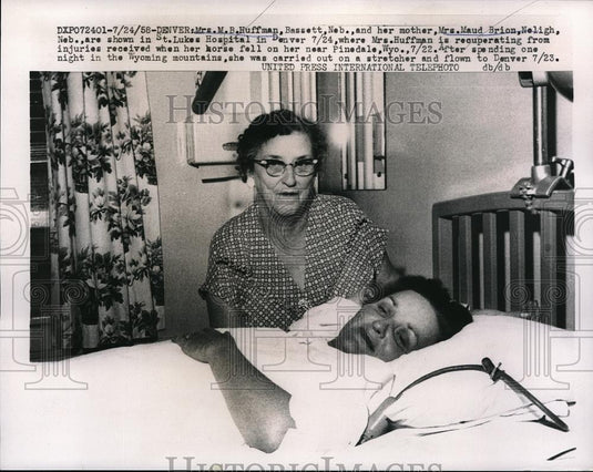 1958 Press Photo Mrs MB Huffman in Hospital after Horse Fell on Her - Historic Images