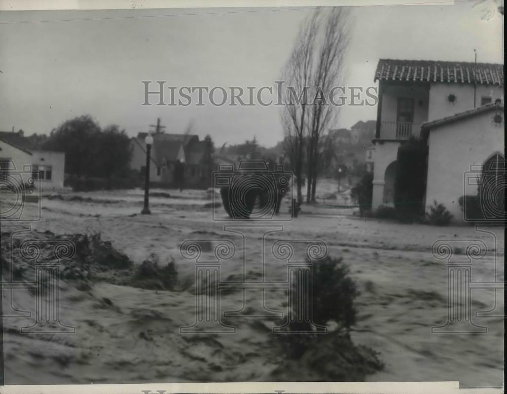 1938 Press Photo Scene on Ethel Street in Glendale, Calif. floods from rain - Historic Images