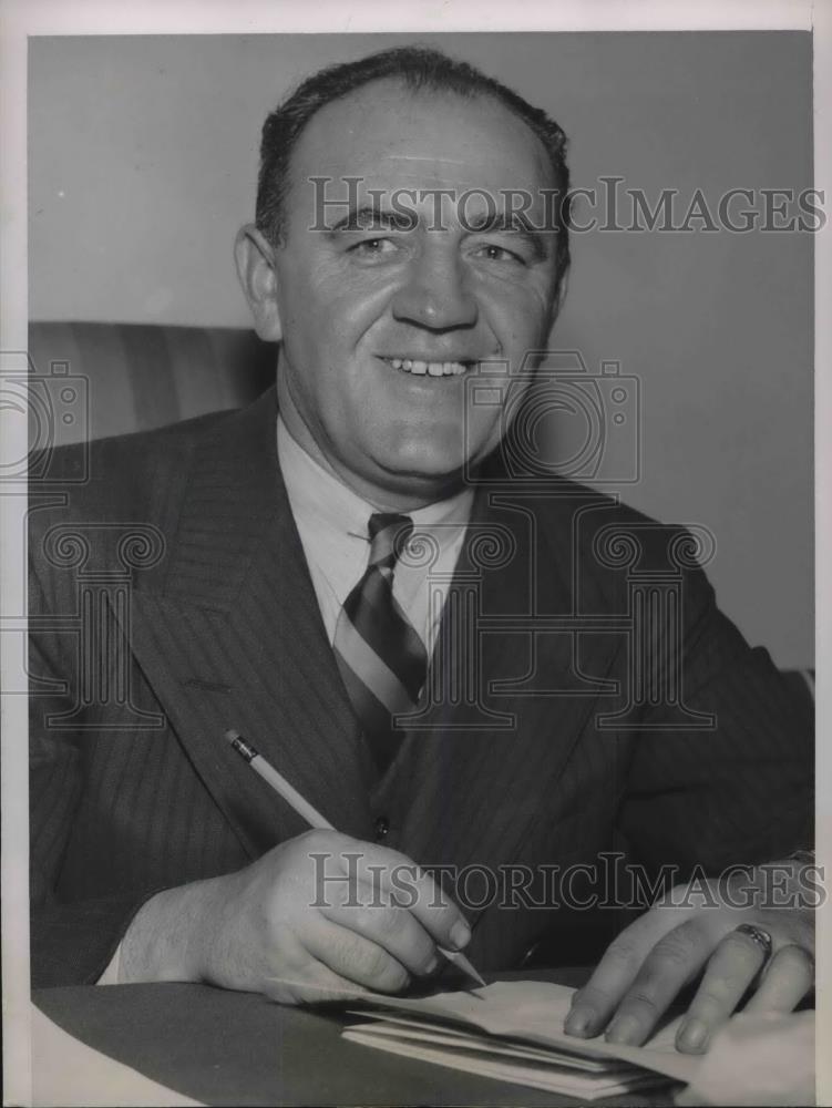 1939 Press Photo West Gate Valley Country Club golf pro Tom Walsh - Historic Images