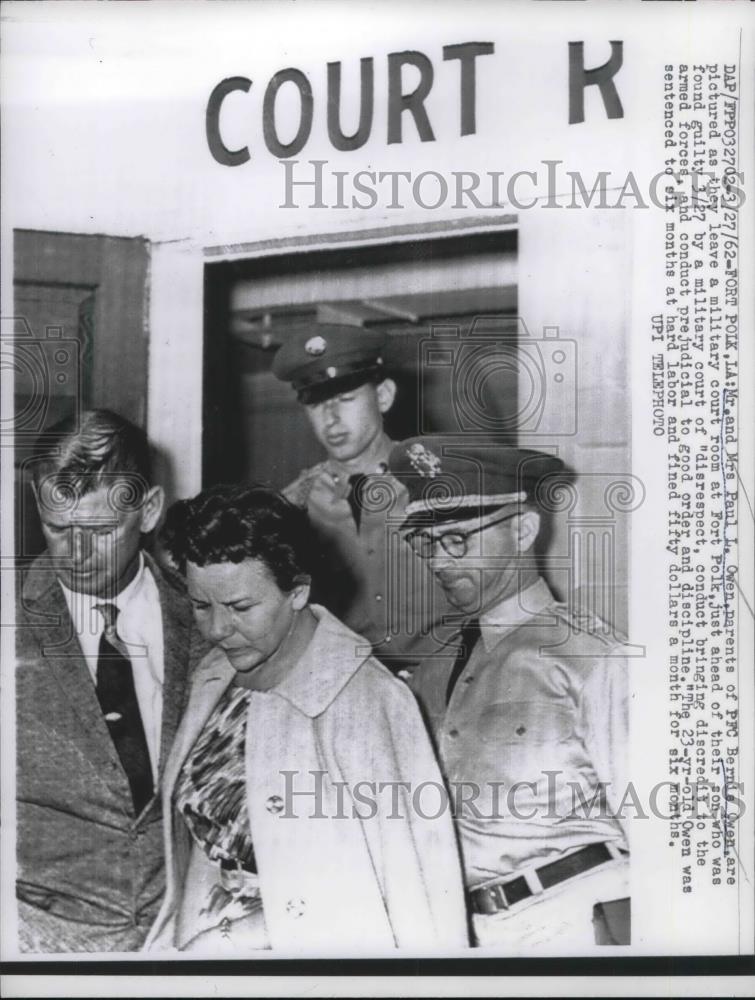 1962 Press Photo Mr. &amp; Mrs. Paul L. Owen, parents of military court room at Fort - Historic Images