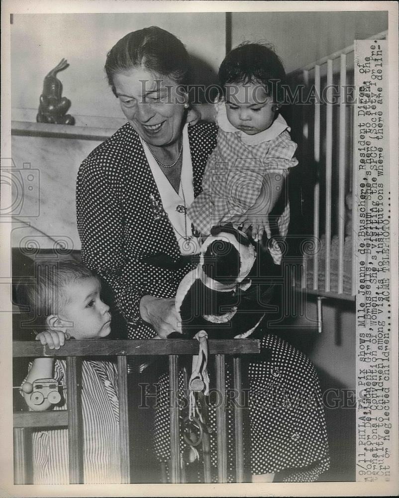 1947 Press Photo Mlle. Jeanne de Busschere, Resident Dir. of School for - Historic Images