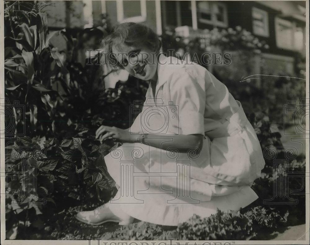 1925 Press Photo Miss Blythe F. Monroe, Soil Expert. - Historic Images