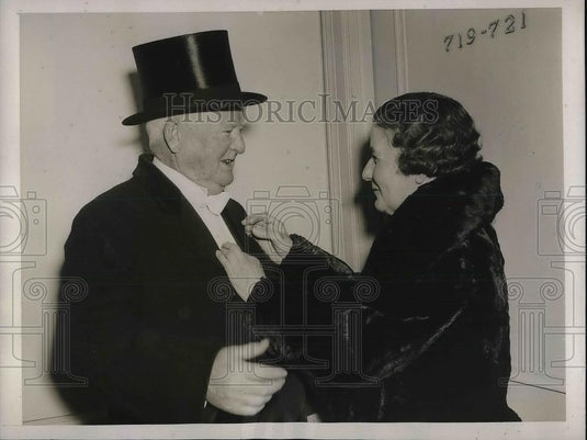 1940 Press Photo Mr. John Garner and his asstiant, his wife, getting ready to go - Historic Images