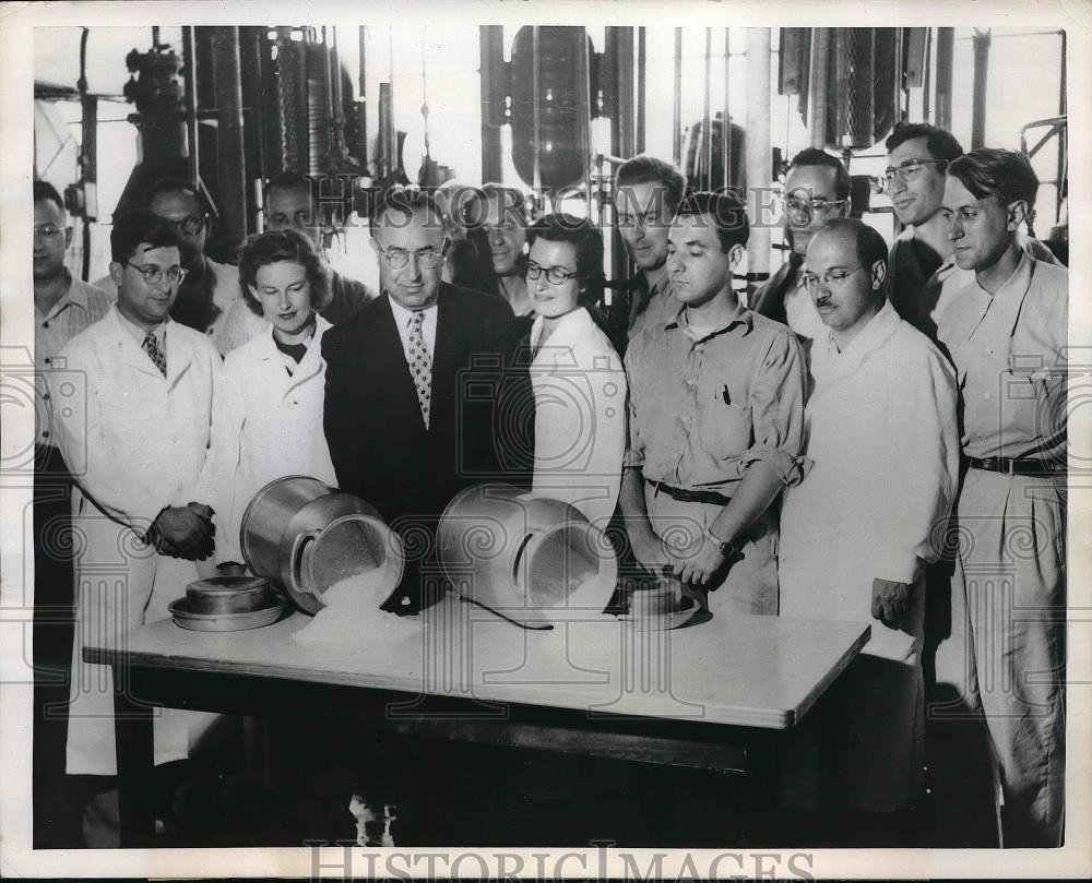 1951 Press Photo Dr. E.B. Hershberg, Schering Corp Research Scientist, Cortisone - Historic Images