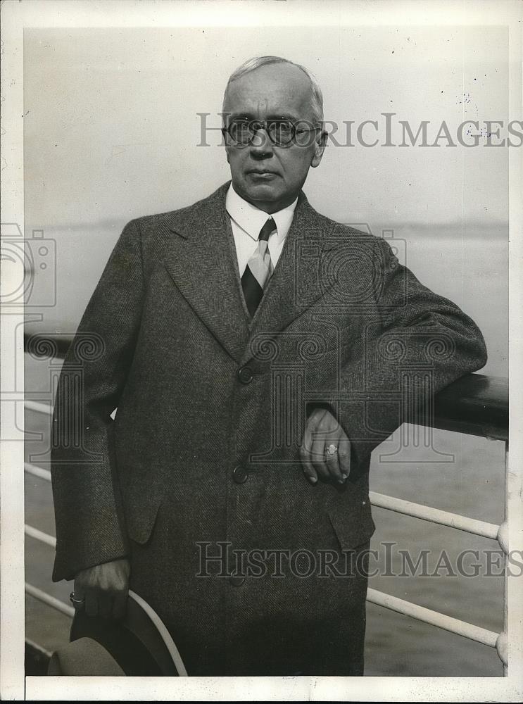 1931 Press Photo Dr. Edwin Kemmerer arriving in New York - Historic Images