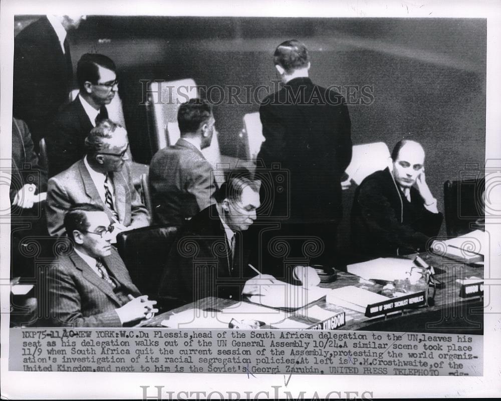 1955 Press Photo South African Delegate W. Plessis Walks Out Of UN Session - Historic Images