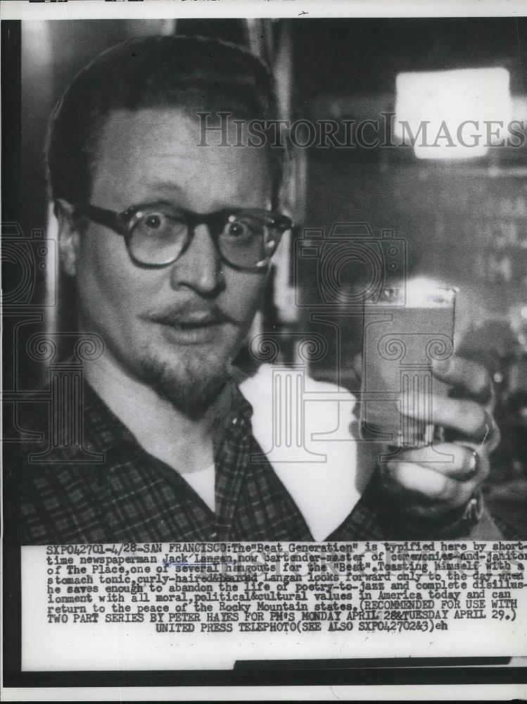 1959 Press Photo Newspaperman Jack Langan, now bartender-master of ceremonies - Historic Images