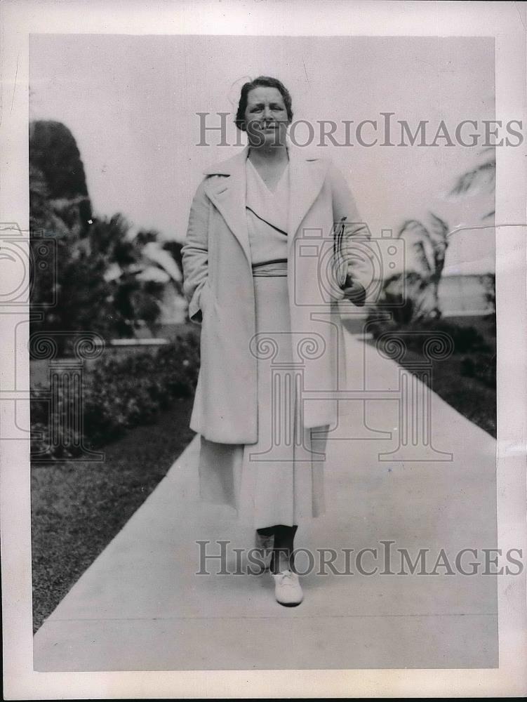 1937 Press Photo Mrs. Bernard MacFadden, the wife of a physical culturist and a - Historic Images