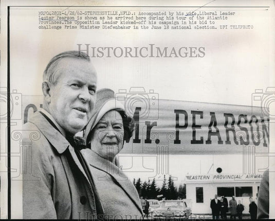 1962 Press Photo Mr. and Mrs. Lester Pearson, Canada, Stephensville Newfoundland - Historic Images