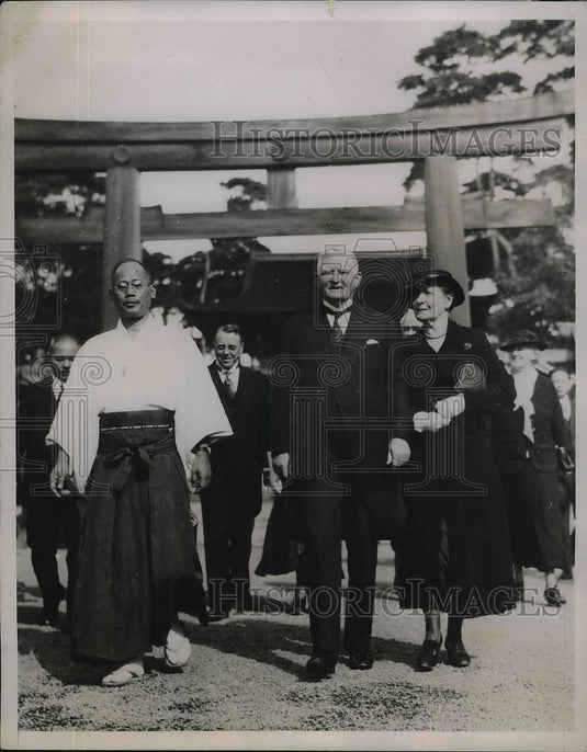 1935 Press Photo Vice Pres. & Mrs. John N. Garner pay a visit to the famed - Historic Images