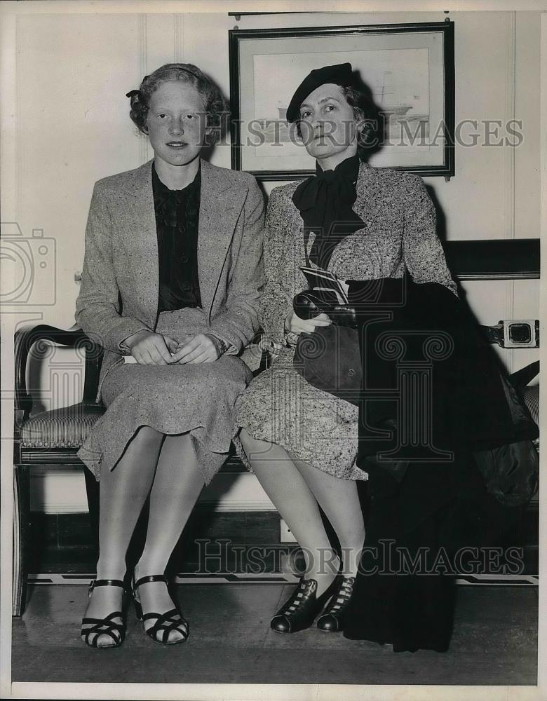 1938 Press Photo Lady Guiness &amp; Lady Evelyn Moyne of Royal Commission Labor. - Historic Images