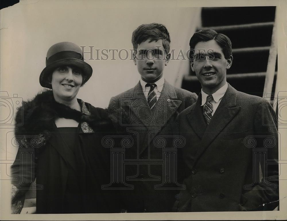 1926 Press Photo Mme Masaryk Wife of Czech Minister &amp; 2 Sons - Historic Images