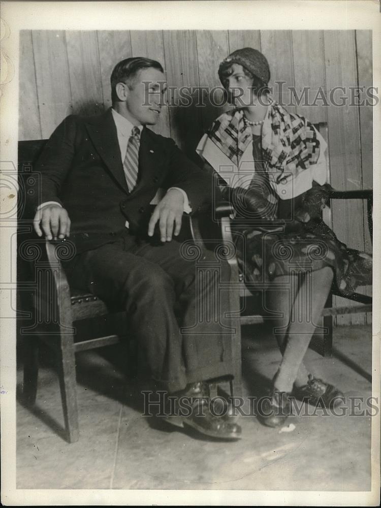 1930 Press Photo Albert Geiser & Mrs MG Doleson as Witnesses Murder Trial - Historic Images