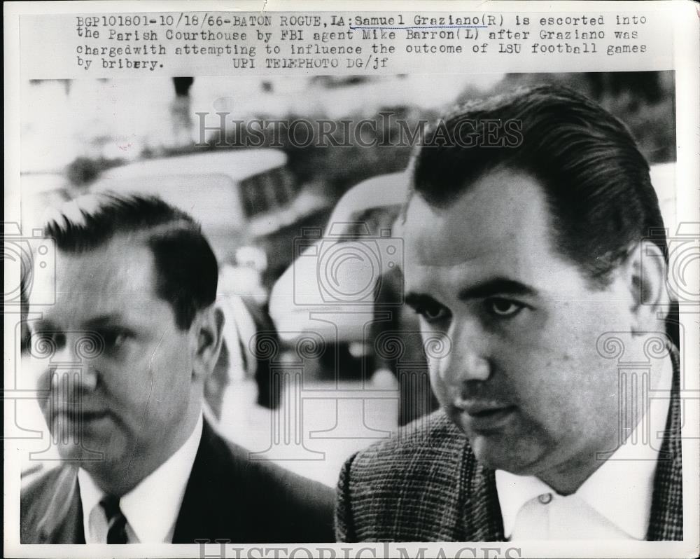 1966 Press Photo Baton Rouge, La. Sam Graziano &amp; FBI agent Mike Barron at court - Historic Images