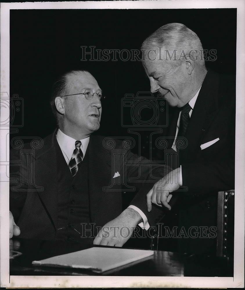 1948 Press Photo Arthur Homer and Hyland Batcheller testifying at hearing - Historic Images