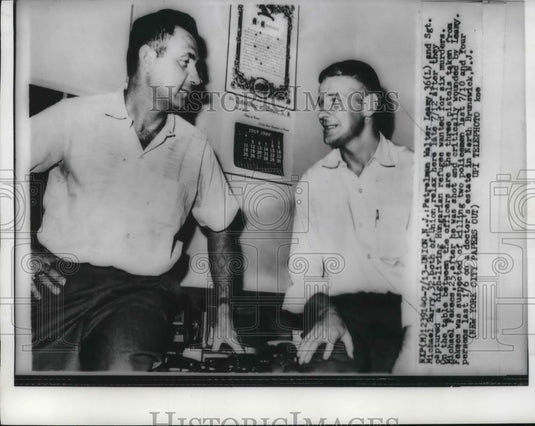1950 Press Photo Officer Walter Leary & Sgt Michael Barry - Historic Images