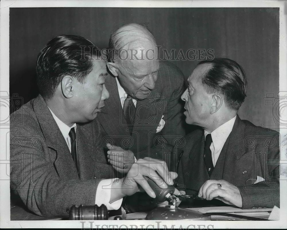 1950 Press Photo Victor Hoo, Francis B. Sayre, Roger Garreau - Historic Images