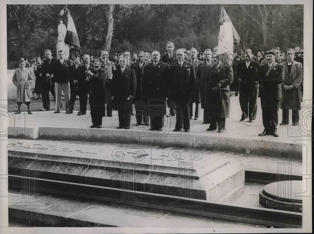 1933 Press Photo M. Andre Mellene at Armistice ceremony - Historic Images