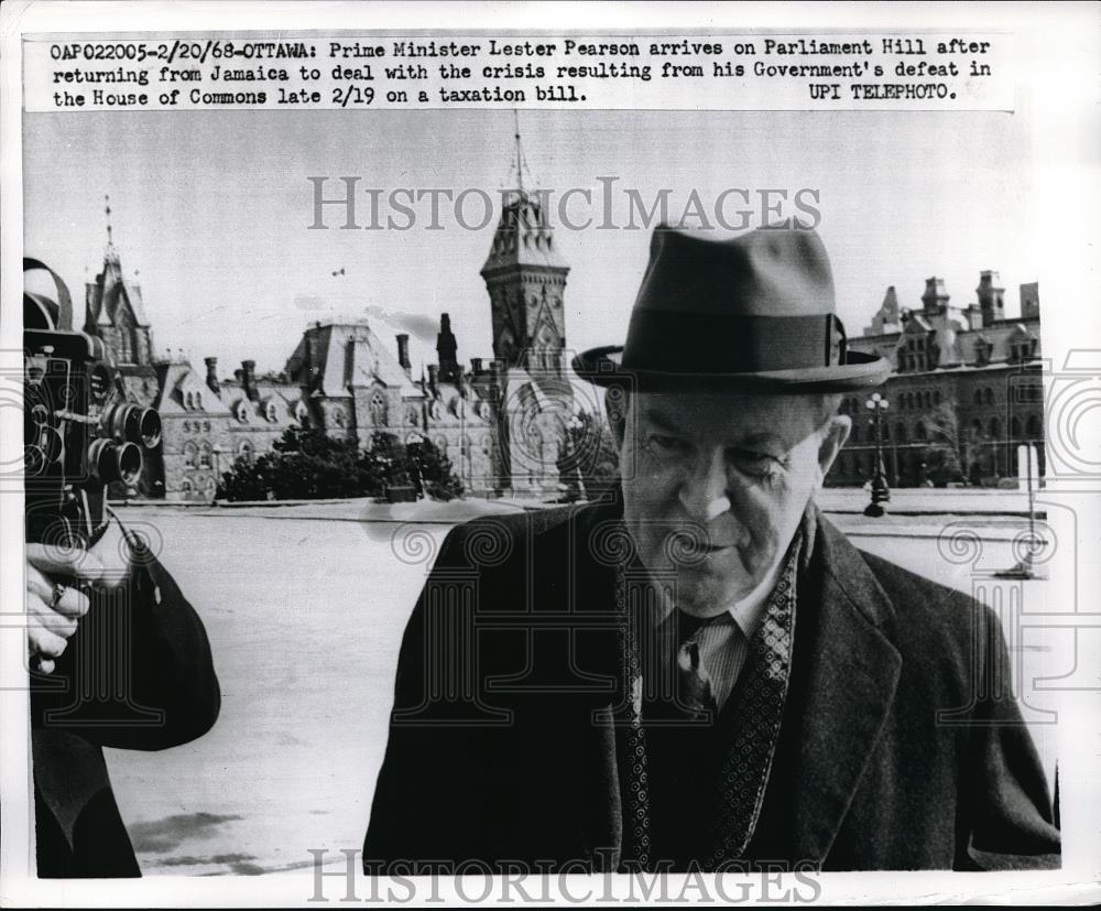 1968 Press Photo Canadian Prime Minister Lester Pearson at parliament Hill - Historic Images