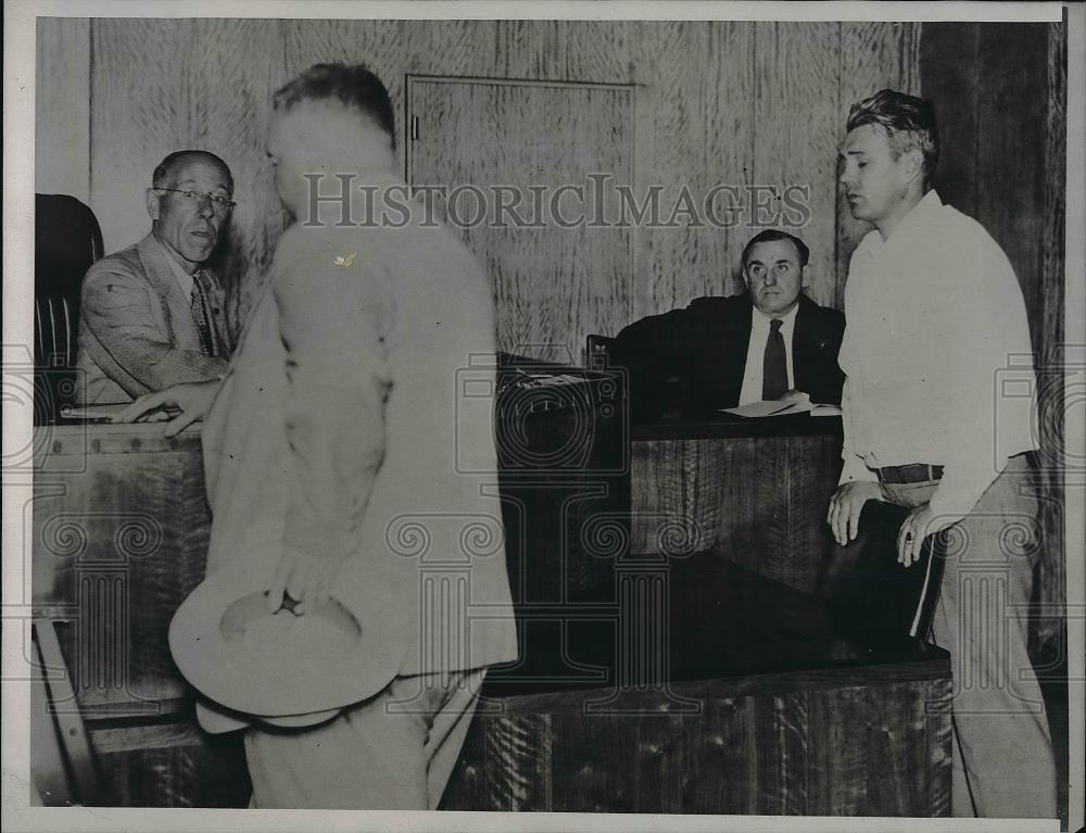 1933 Press Photo Dr. W.H. Heddero Arrainged on assault charges Atty Louis - Historic Images