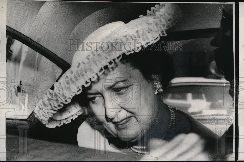 1958 Press Photo Socialite Virginia Haworth shot a Cab Driver in the back. - Historic Images