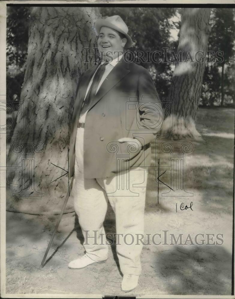 1923 Press Photo Russ Pourll Wight 310 Pounds Standing By Tree - Historic Images