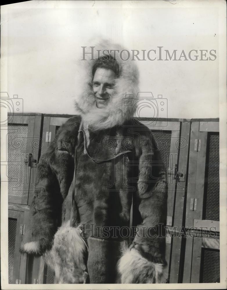 1934 Press Photo Pete Demos in winter Coat. - Historic Images