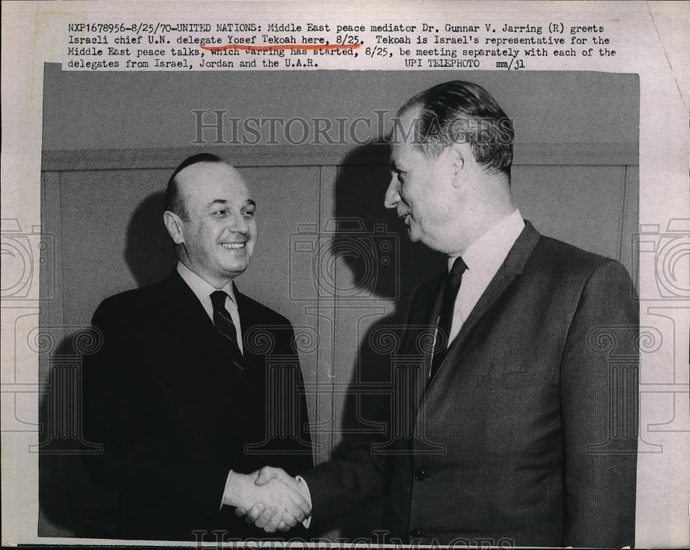 1970 Press Photo UN Delegate Yosef Tekosh & Peace Mediator Dr Jaring - Historic Images